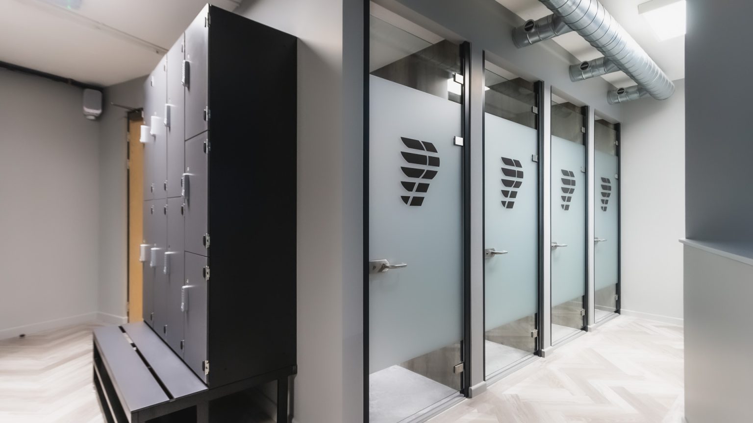 Bright changing rooms and individual shower cubicles